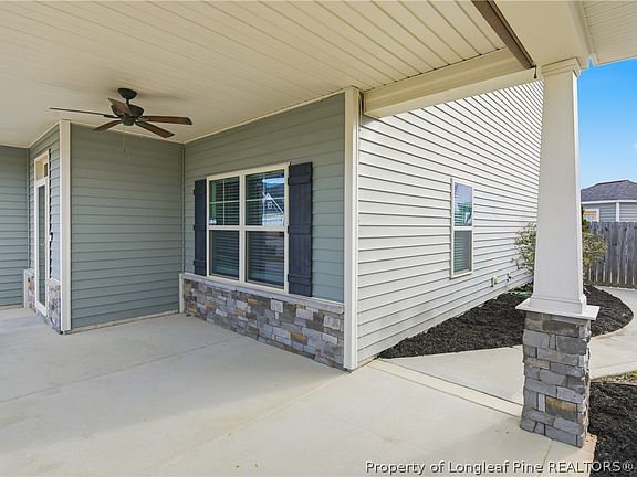 4th image of 688 Stonebriar Ave