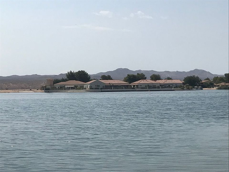 Property View onto the lake