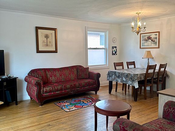 5th image of 215 Poplar Rd