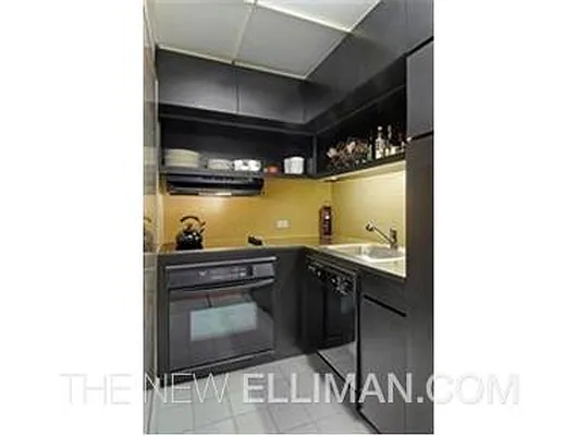 Rented by Douglas Elliman | media 15