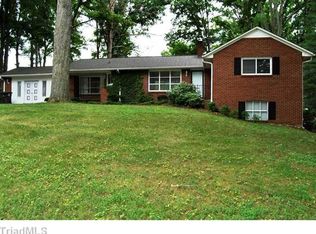 2412 Ardmore Mnr, Winston Salem, NC 27103