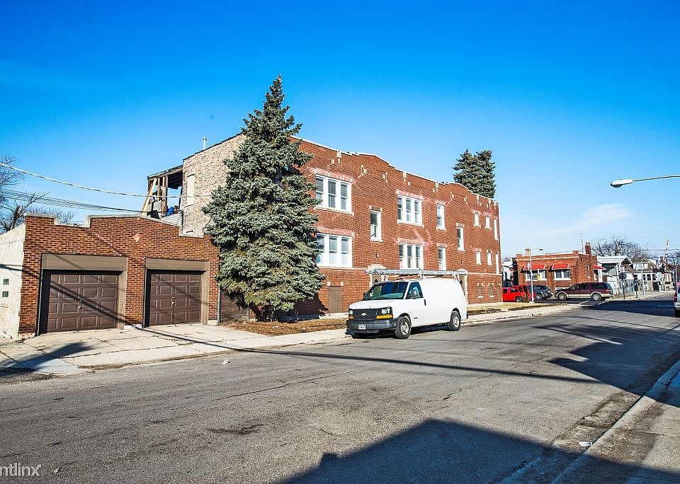 2100 N Kildare Apartments Chicago Exterior_1