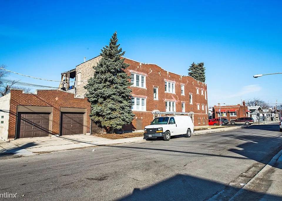 2100 N Kildare Apartments Chicago Exterior_1