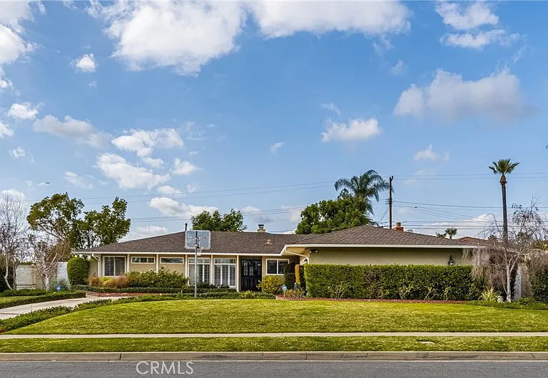 12791 Brittany Woods Dr — Photo 1