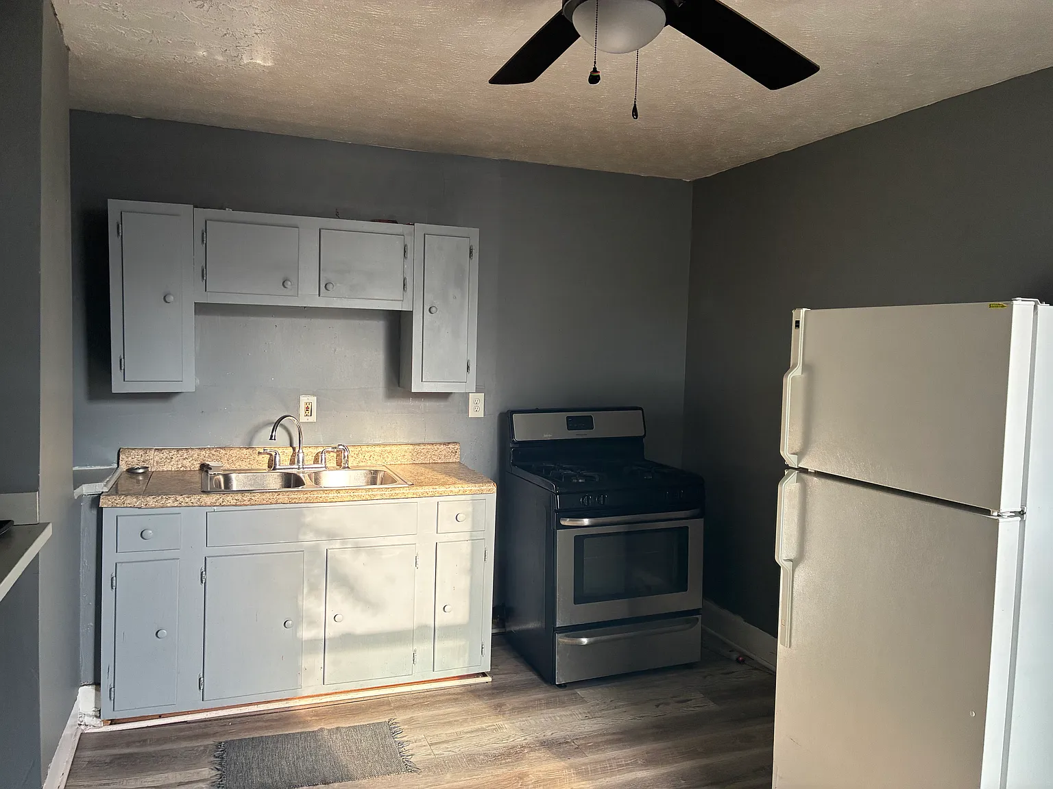 2 bed, 900 sqft, $900 — Photo 3