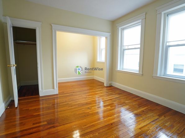 217 Kelton St APT 17