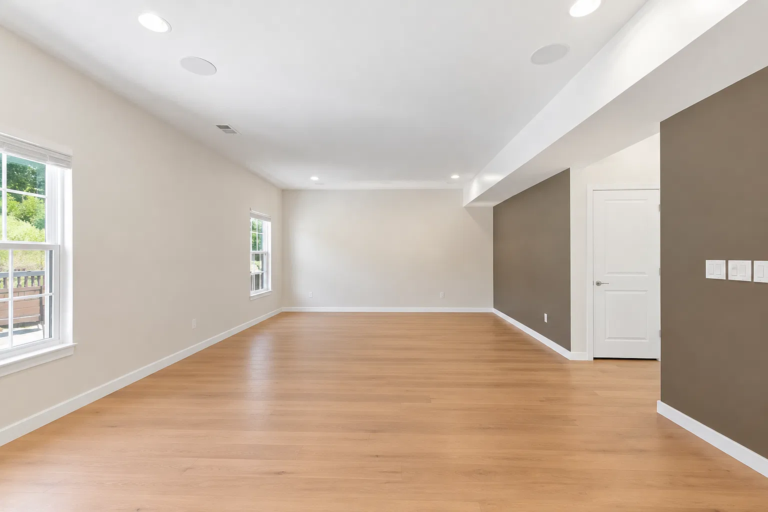 4 bed, 2516 sqft, $2,900 — Photo 3