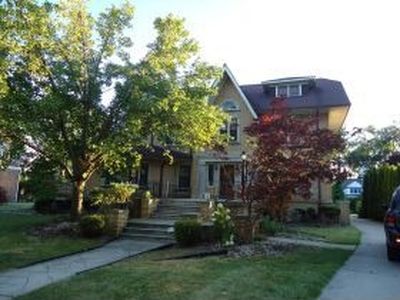 1043 Devonshire Rd, Grosse Pointe Park, MI, 48230