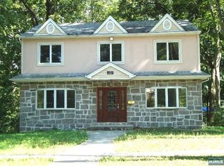 1153 E Laurelton Pkwy, Teaneck, NJ 07666