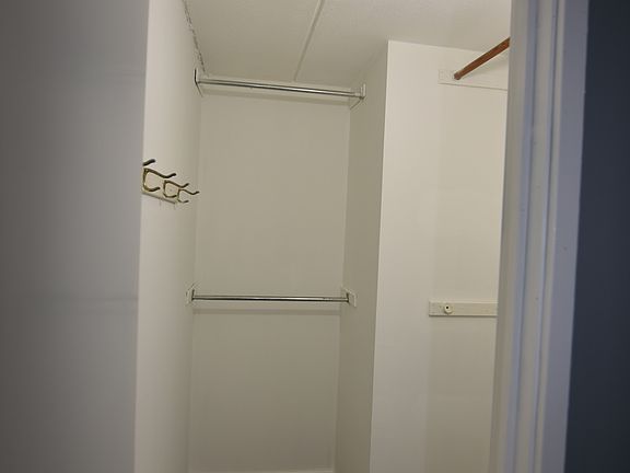 Large Walkin Closet