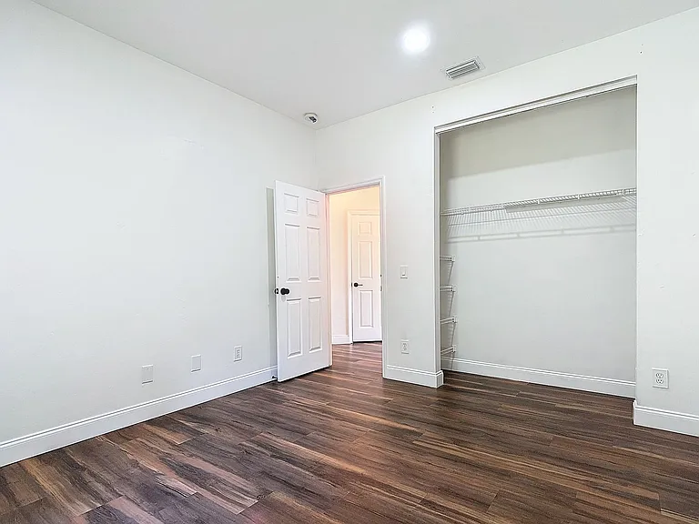 130 16th Ave NE — Photo 33