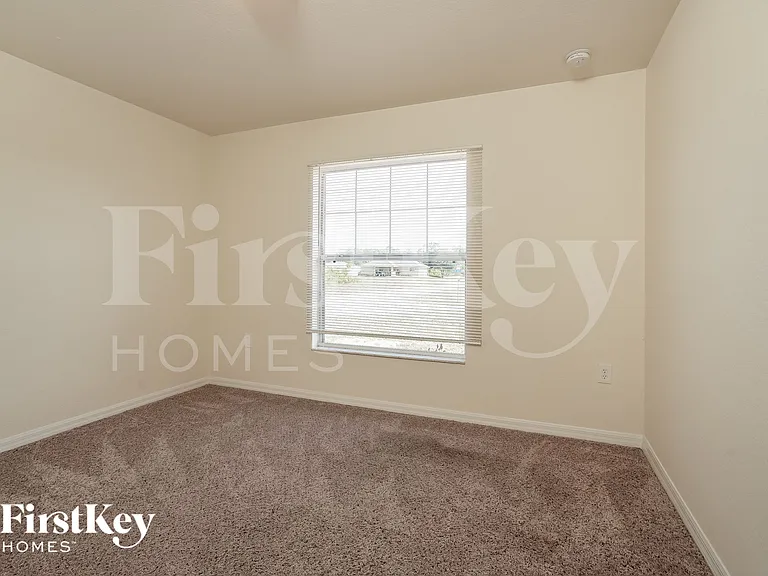 2819 34th St SW — Photo 13