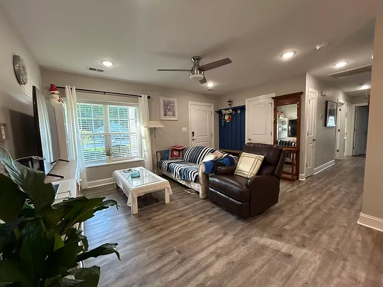 1208 Ragin St — Photo 12