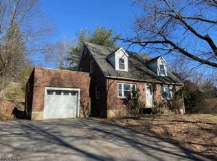 53 Longview Rd, Milford, NJ 08848