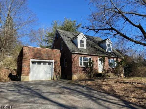 53 Longview Rd, Milford Boro, NJ 08848