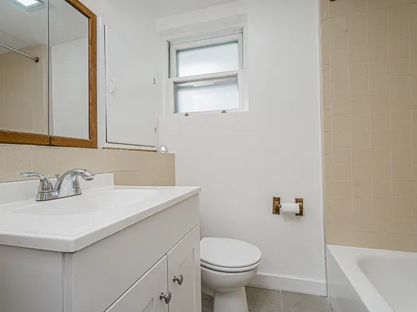 11 Bayview Place image 27 of 33