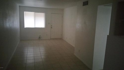 5th image of 131 W Inglewood St #1