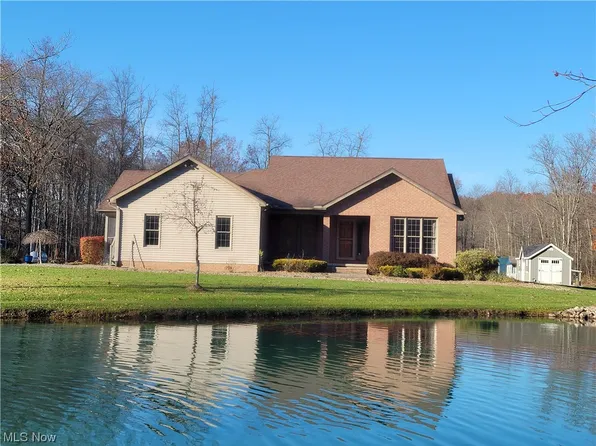 3951 Country View Ln, Rock Creek, OH 44084