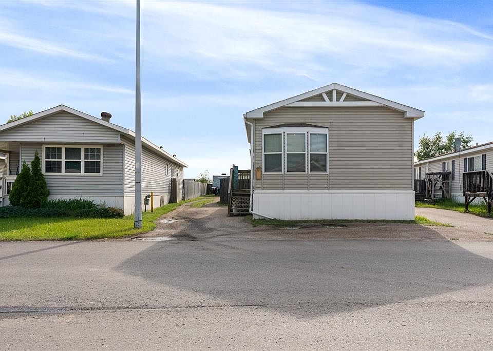 1st image of 360 E Grenfell Cres