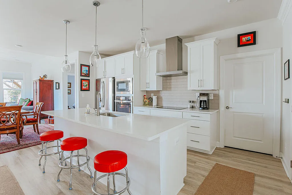 3 bed, 2.5 bath, 1846 sqft, $4,250 — Photo 3