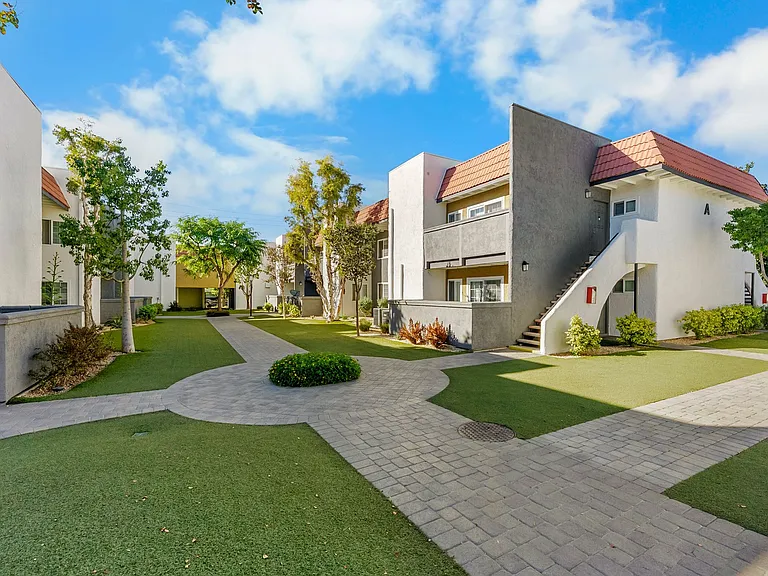 Solara Apartment Homes — Photo 41