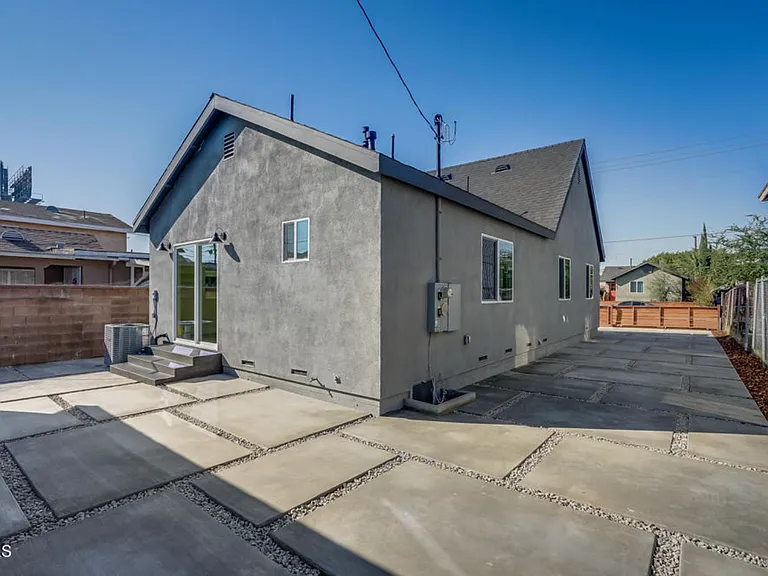 1330 Fraser Ave — Photo 16