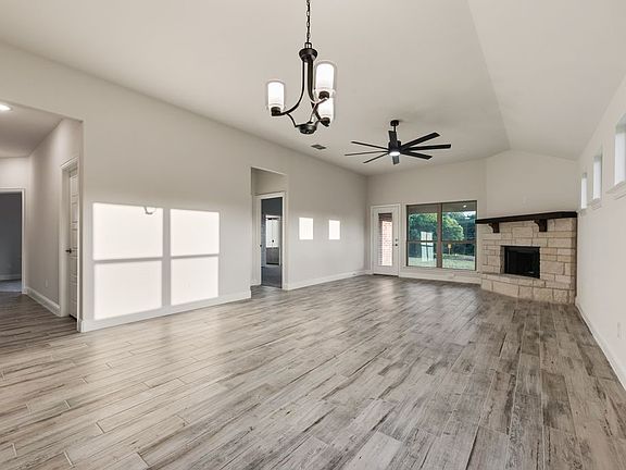 5th image of 705 Windward Ct
