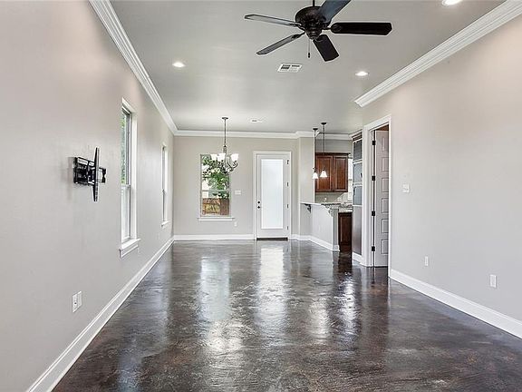 3rd image of 535 E 1st St