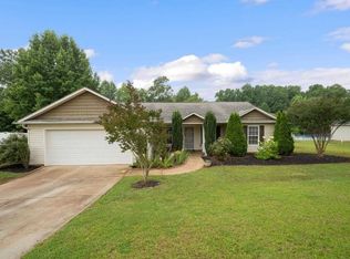 141 Albus Dr, Wellford, SC 29385
