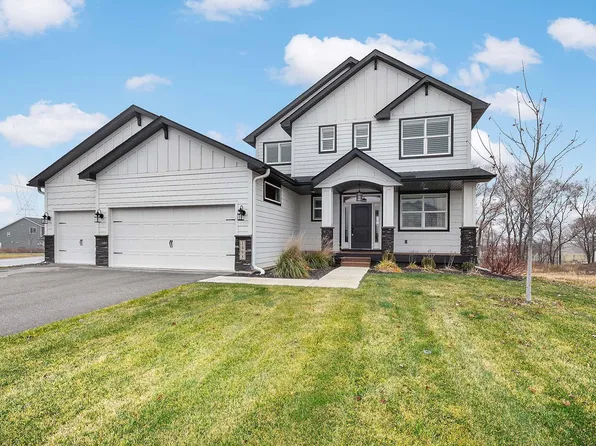 1498 Tyrone Dr, Shakopee, MN 55379