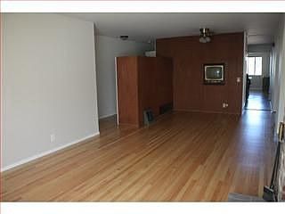 4th image of 2351 Fleetwood Dr