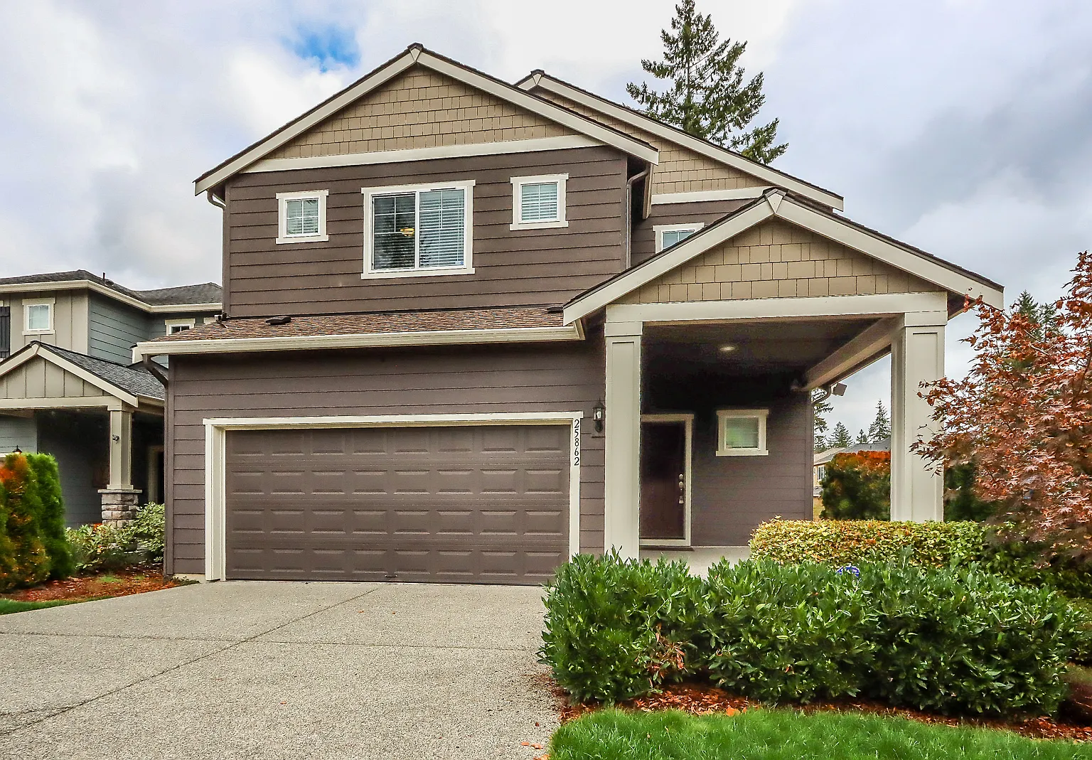 4 bed, 2.5 bath, 2370 sqft, $3,500 — Photo 3