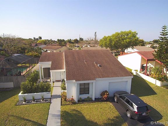 4th image of 16692 N Royal Poinciana Dr