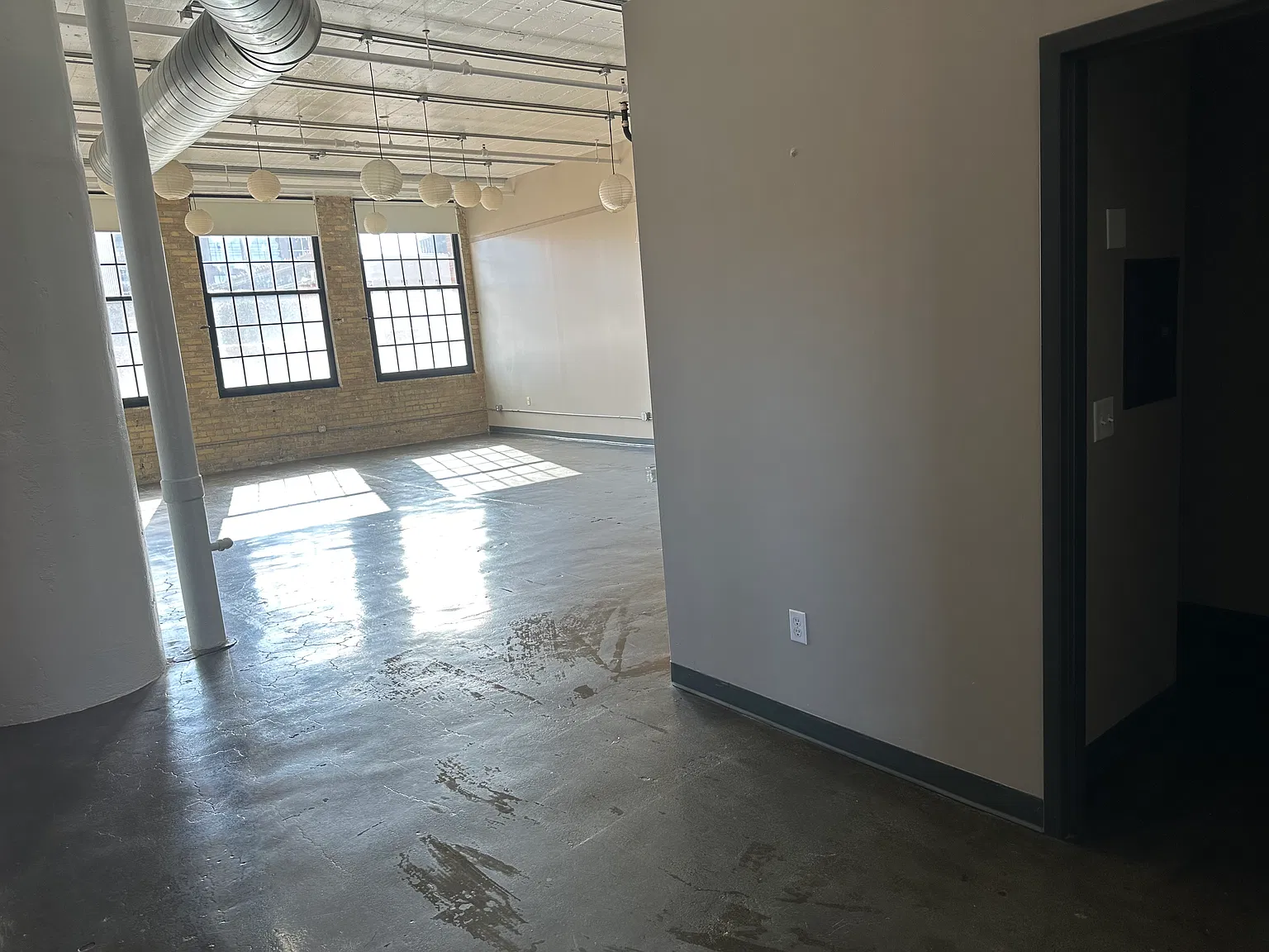 Studio, 1129 sqft, $1,775 — Photo 4