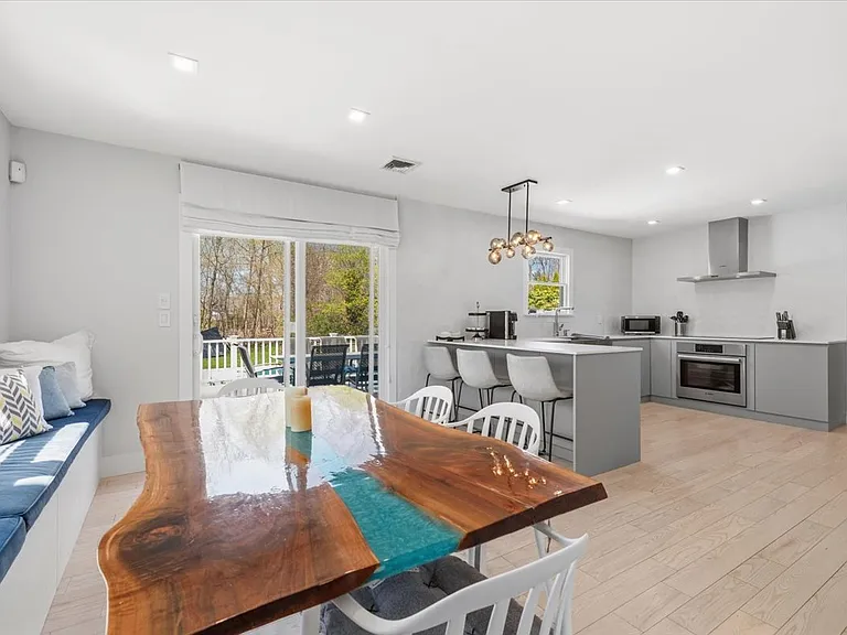 11 N Woods Rd — Photo 16