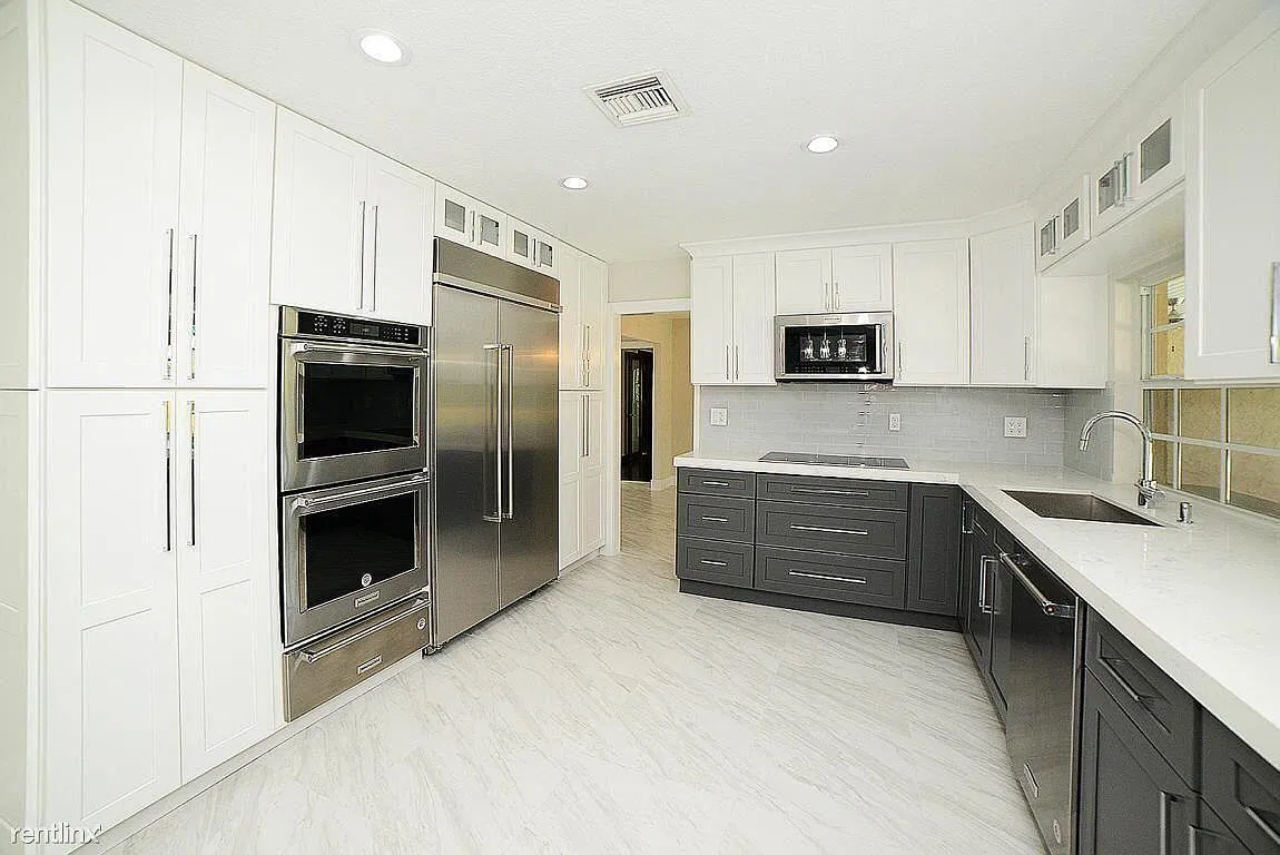 5 bed, 4.0 bath, 3741 sqft, $15,000 — Photo 4
