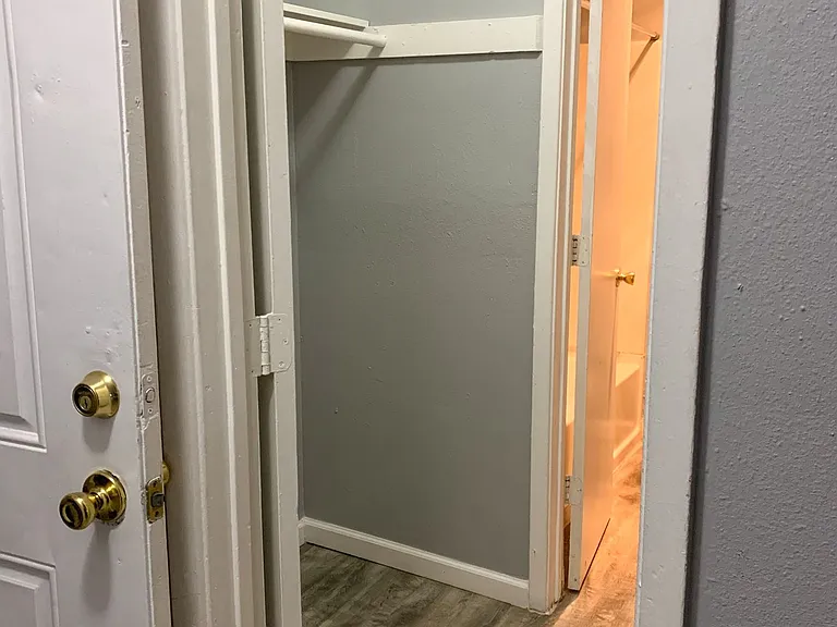 MOVE IN SPECIAL Studios @ $749.00 — Photo 6