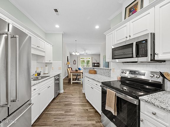 3rd image of 126 Kellerton Court