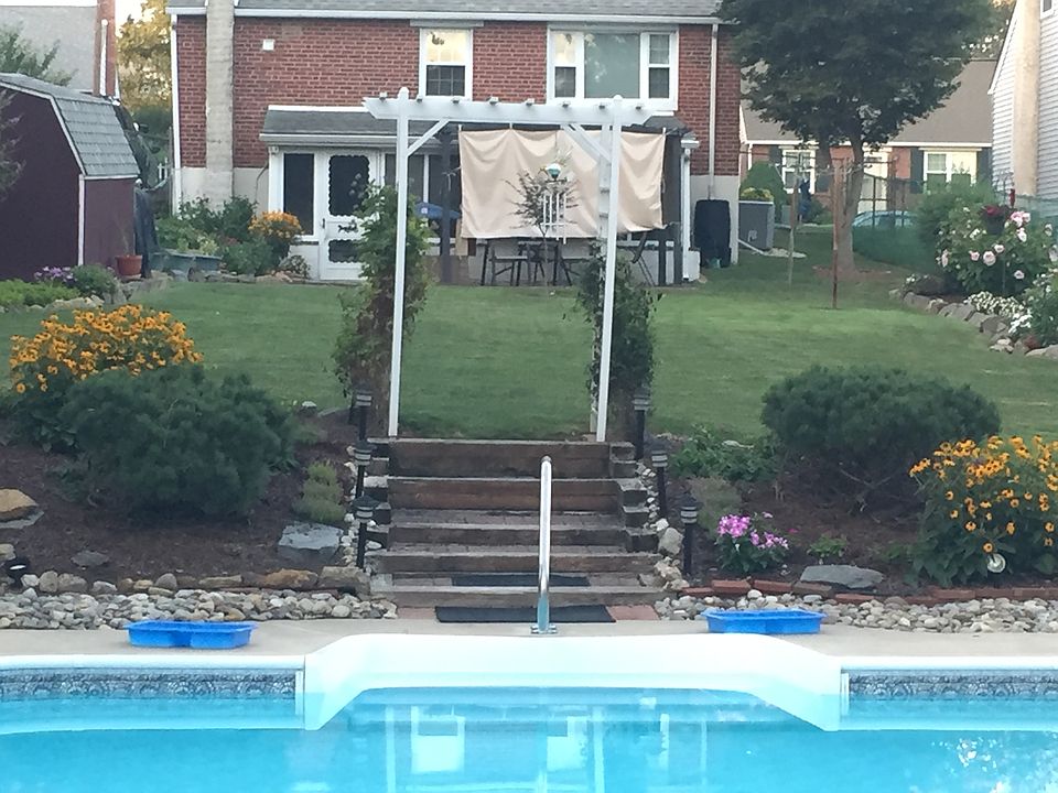 2nd image of 952 Greenbriar Ln