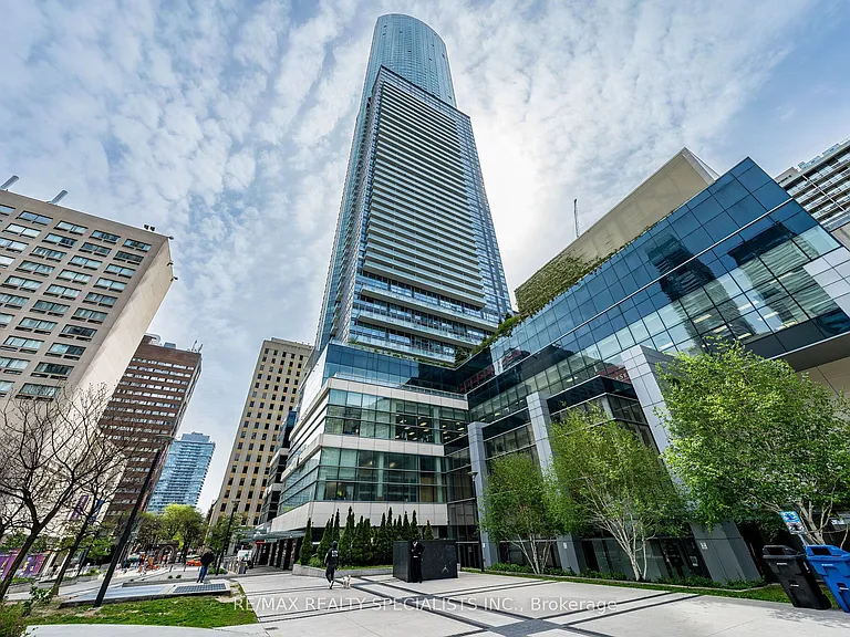 388 Yonge St #7105 — Photo 1