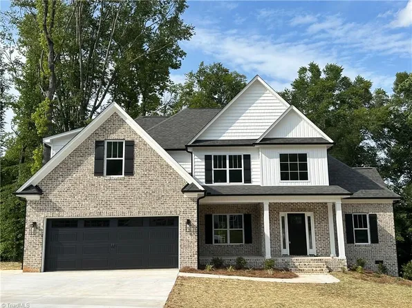 282 Heatherwood Dr, Winston Salem, NC 27107