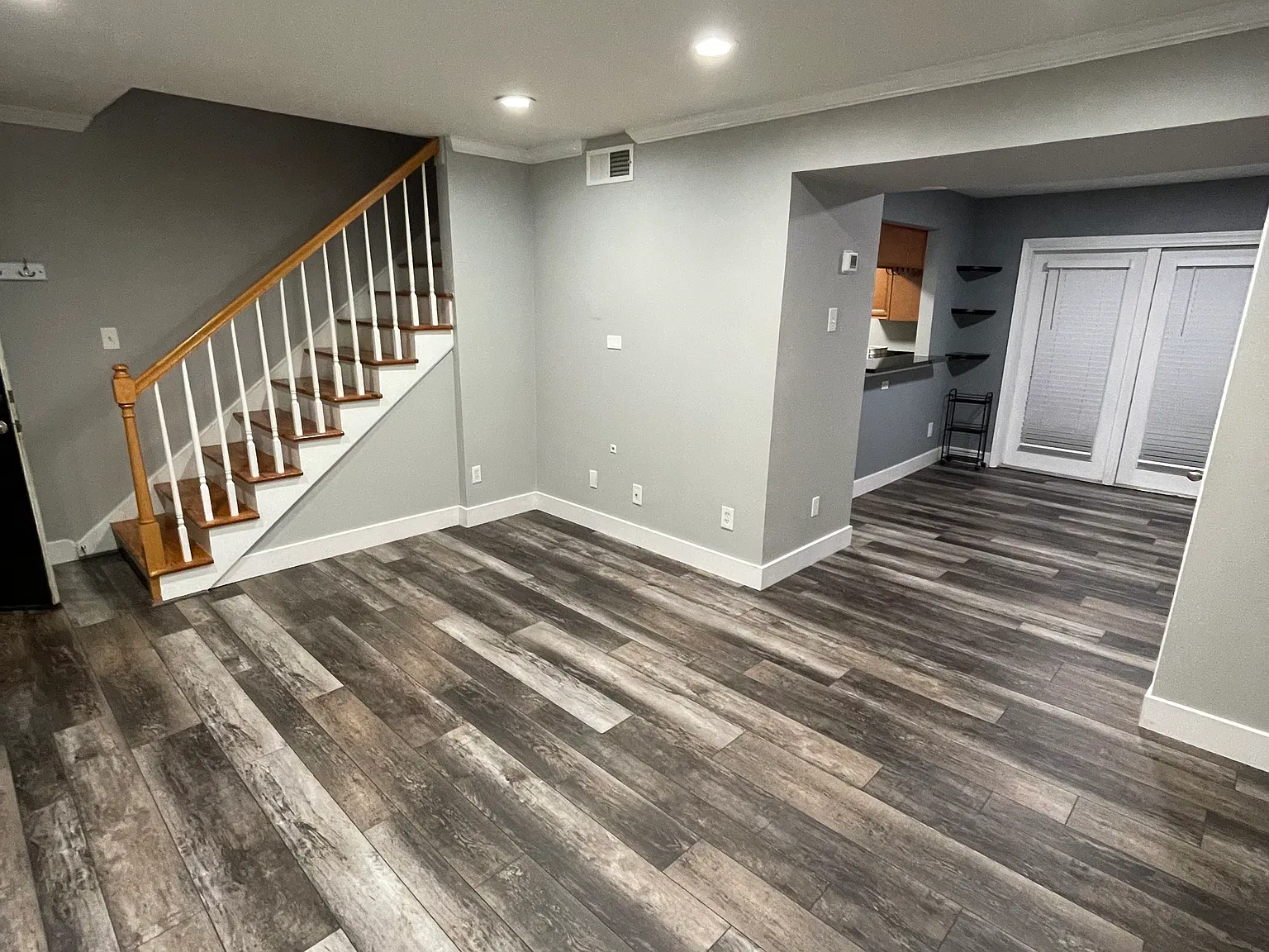 6940 Roswell Rd — Photo 2