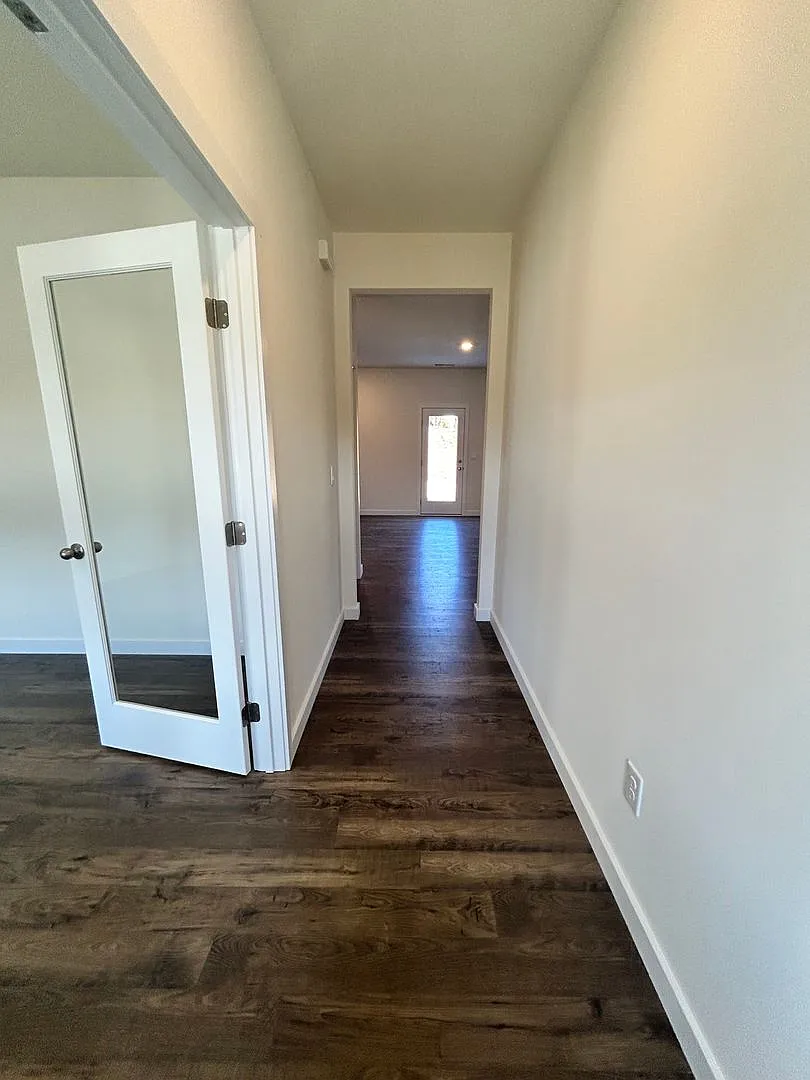 Located in Hixson/Middle Valley! 3 Beds, 2.5 Baths, Loft, Home Office, and 2 Car Garage! — Photo 4