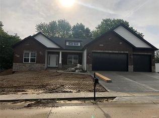 104 Oakshire Dr, Troy, IL 62294