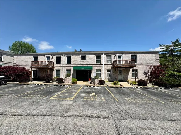 4351 Chateau De Ville Dr APT D, Saint Louis, MO 63129