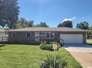 1803 N 7th St, Clinton, IA 52732