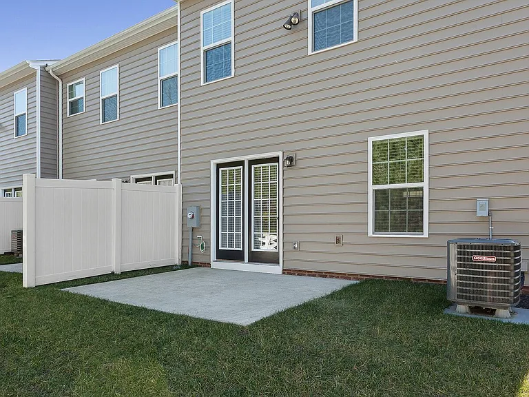 8076 Creekside Village Dr — Photo 13