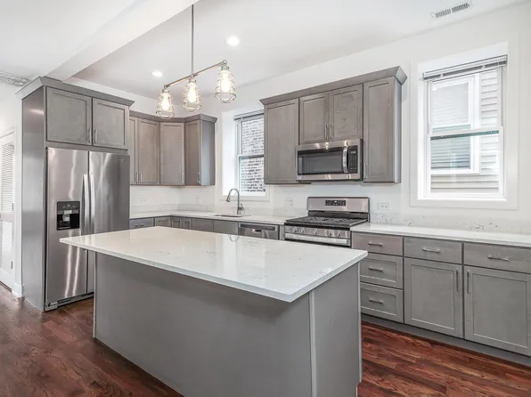 2713 N Lawndale Ave APT 1, Chicago, IL 60647