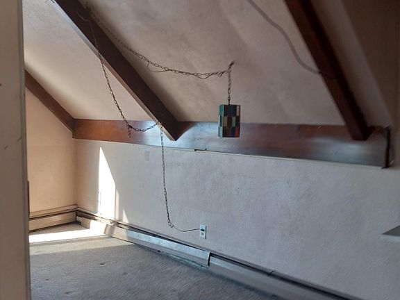 2nd image of 2371 Niagara St #2