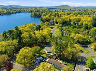 1 Brayton Dr, Southwick, MA 01077
